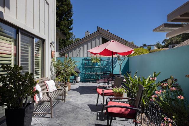 9662 Willow Court, Carmel CA: https://media.crmls.org/mediaz/54265993-f4e5-4f63-8ab4-a44913bd1298.jpg