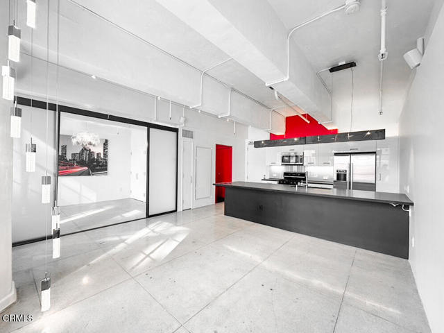 746 S Los Angeles Street, Los Angeles CA: https://media.crmls.org/mediaz/542697d5-c32c-4ce6-b64a-b8b9f9c8c0e3.jpg