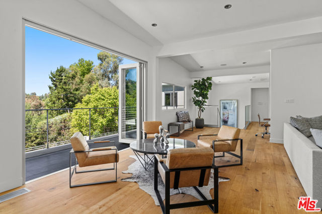 7470 Woodrow Wilson Drive, Los Angeles CA: https://media.crmls.org/mediaz/5426f309-b630-4cc8-b962-dcaaad1ed58b.jpg