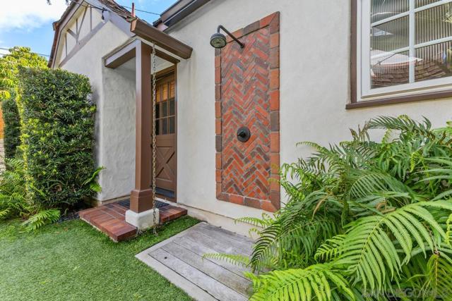 755 F Ave, Coronado CA: https://media.crmls.org/mediaz/54275876-824d-4e83-b4ae-bdf9c2877870.jpg