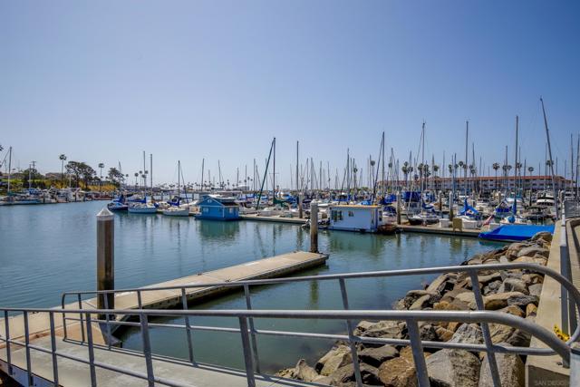 1786 Jasmine Way, Oceanside CA: https://media.crmls.org/mediaz/54282f19-ed6d-443a-905e-6ab59eb70042.jpg