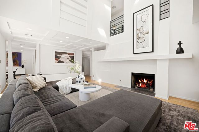 2477 Canyon Oak Drive, Los Angeles CA: https://media.crmls.org/mediaz/54282f4d-dc4b-4b07-a910-73a27db4c555.jpg