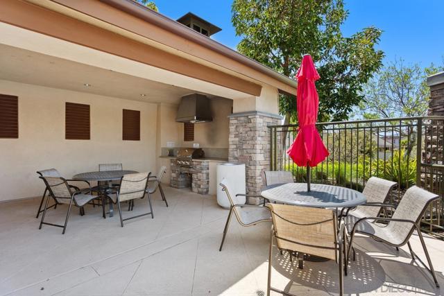 5029 Medalist Ct, Oceanside CA: https://media.crmls.org/mediaz/54286160-51ed-402a-88a9-b8ba9ed802ed.jpg