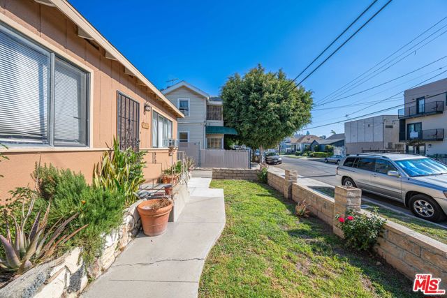 2733 Council Street, Los Angeles, California 90026, ,Multi-Family,For Sale,Council,24385691