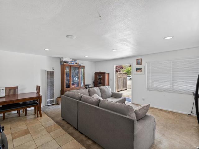 2545 Mar Vista Drive, Aptos CA: https://media.crmls.org/mediaz/542942e2-97af-4ba3-aa2f-f4ed127b5124.jpg