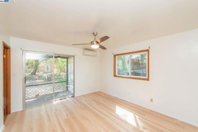 395 Masonic Ln, Weaverville CA: https://media.crmls.org/mediaz/54299e48-e037-4d19-831d-da4521f9b8b0.jpg