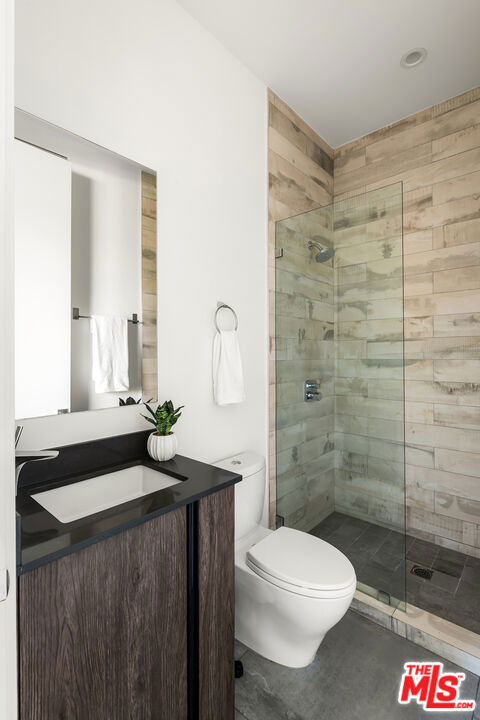 833 N Cherokee Avenue, Los Angeles CA: https://media.crmls.org/mediaz/542a3085-0e26-461b-9def-b5e57b724d4f.jpg