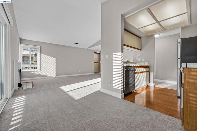 3769 Crow Canyon Rd, San Ramon CA: https://media.crmls.org/mediaz/542a5ac0-2993-4ae5-a394-272b2d17b121.jpg