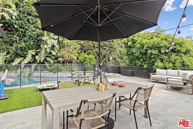 1839 Preuss Road, Los Angeles CA: https://media.crmls.org/mediaz/542a8ede-15fe-4277-982e-3a07ccd5a4e4.jpg