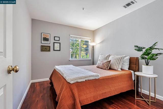 10630 Roys Hill Ln, Dublin CA: https://media.crmls.org/mediaz/542a9079-41f6-4073-a677-ebb3bd219615.jpg