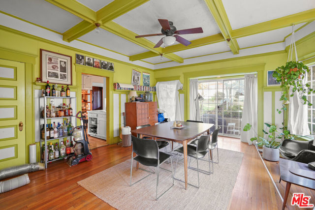 656 Parkman Avenue, Los Angeles CA: https://media.crmls.org/mediaz/542ae56e-3337-4401-8f6f-b5c472612d78.jpg