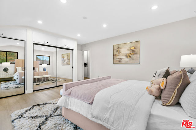 5132 Escobedo Drive, Woodland Hills CA: https://media.crmls.org/mediaz/542b7c9b-fd93-44b6-8873-09c916dc5890.jpg