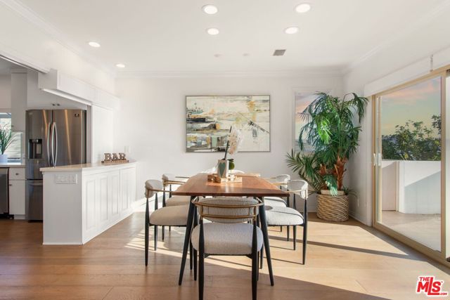 905 Berkeley Street, Santa Monica CA: https://media.crmls.org/mediaz/542c1e36-a76f-4ba6-b5a5-8335567f0dc9.jpg