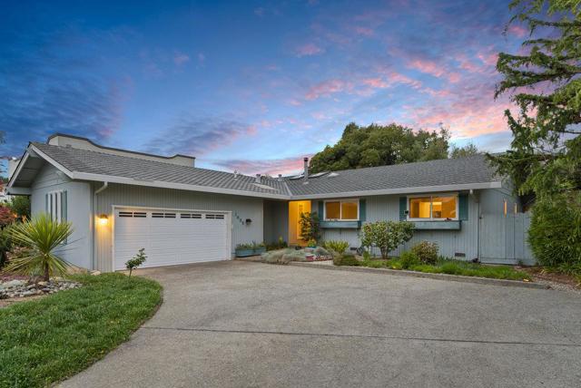 1435 Dolphin Drive, Aptos CA: https://media.crmls.org/mediaz/542c8c96-8ec9-43cd-b2e2-24f373f394bb.jpg