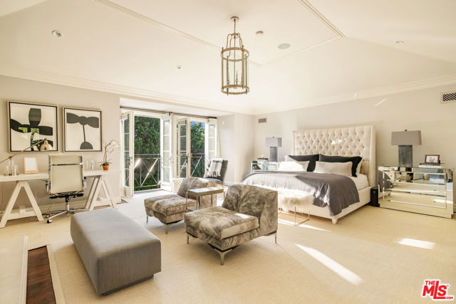 Drew Fenton | 10847 Bellagio Road Los Angeles CA | MLS: 7449719 Drew Fenton | 10847 Bellagio Road Los Angeles CA | MLS: 7449719