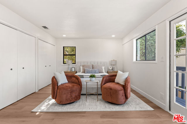 6027 W 76th Street, Los Angeles CA: https://media.crmls.org/mediaz/542ec262-7231-45c8-b490-1d7af006cc16.jpg