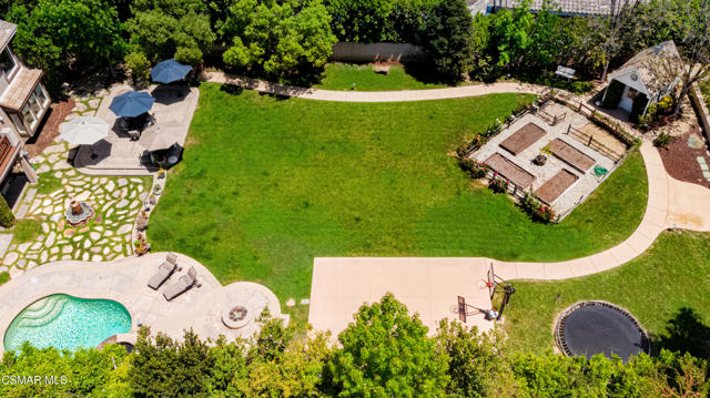 Image 21 of 23 For 68 Twisted Oak Drive