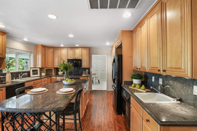 549 Eldorado Drive, Escondido CA: https://media.crmls.org/mediaz/542f013d-3293-4b42-907a-2e9784b85c19.jpg