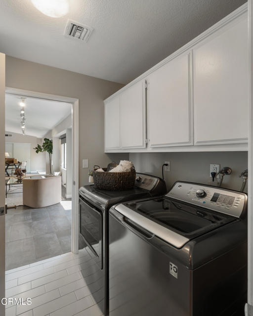 872 Flores De Oro, South Pasadena CA: https://media.crmls.org/mediaz/542f3145-5cf8-4600-a20a-f84337eeef46.jpg
