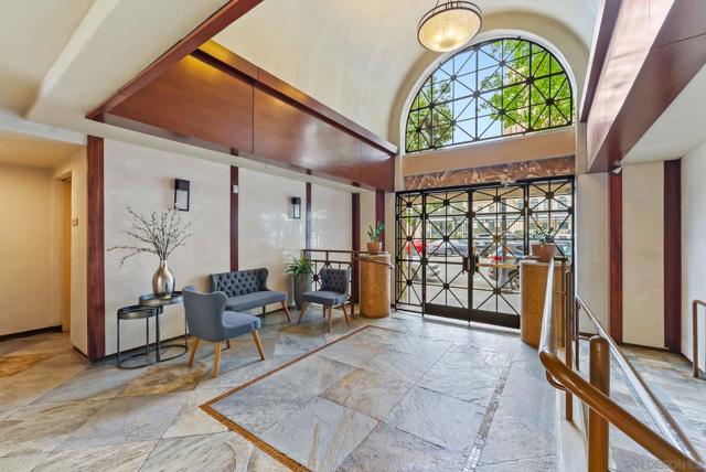 301 W G St, San Diego CA: https://media.crmls.org/mediaz/542f42a8-3184-4bea-8d1e-f3bde61489de.jpg