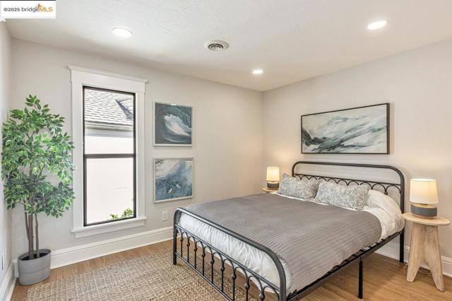 539 Golden Gate Ave, Richmond CA: https://media.crmls.org/mediaz/54306f7f-03b7-45b0-ac39-952d860ff9d1.jpg
