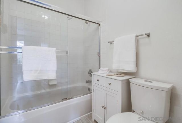 3534 Caminito El Rincon, San Diego CA: https://media.crmls.org/mediaz/54308fdf-3950-4174-9cde-2fe189a64c03.jpg