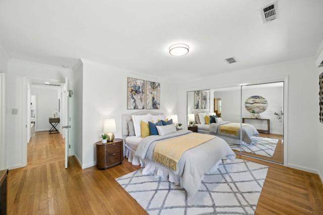 641 10th Avenue, Menlo Park CA: https://media.crmls.org/mediaz/54308fe0-0bd4-4324-aa85-49ee3bb8e7a9.jpg