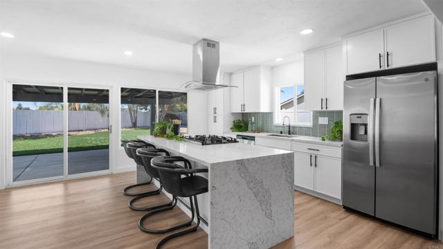 Detail Gallery Image 3 of 32 For 529 Valley Meadow Pl, Escondido,  CA 92027 - 3 Beds | 2 Baths