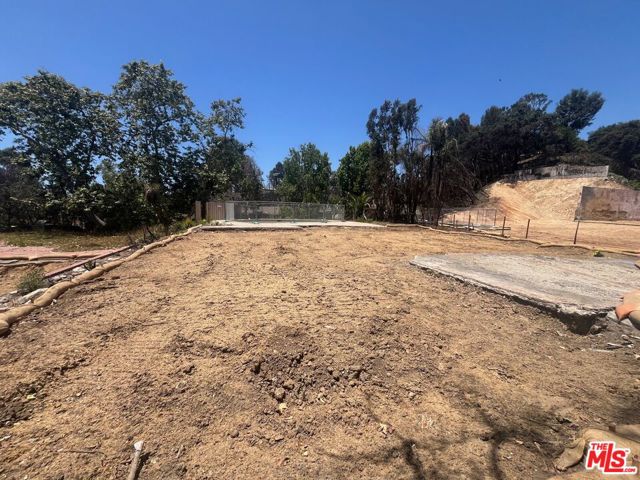 919 Bienveneda Avenue, Pacific Palisades CA: https://media.crmls.org/mediaz/54312ba2-88c4-4b69-a7de-ac454abef409.jpg
