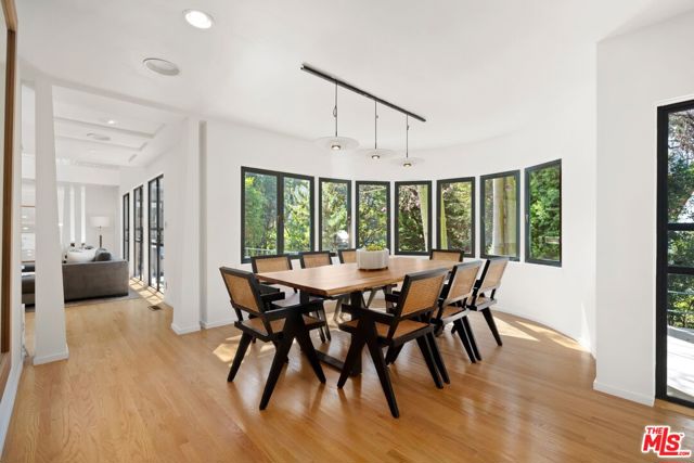 2477 Canyon Oak Drive, Los Angeles CA: https://media.crmls.org/mediaz/5431ab31-e2b1-42d5-b957-49281f761d85.jpg