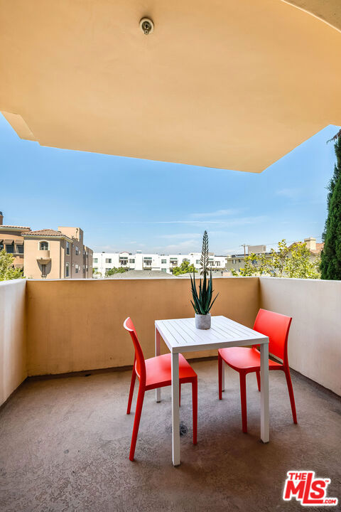 12026 Hoffman Street, Studio City CA: https://media.crmls.org/mediaz/5431d957-1f67-41d8-b6bf-8018828c4ffb.jpg