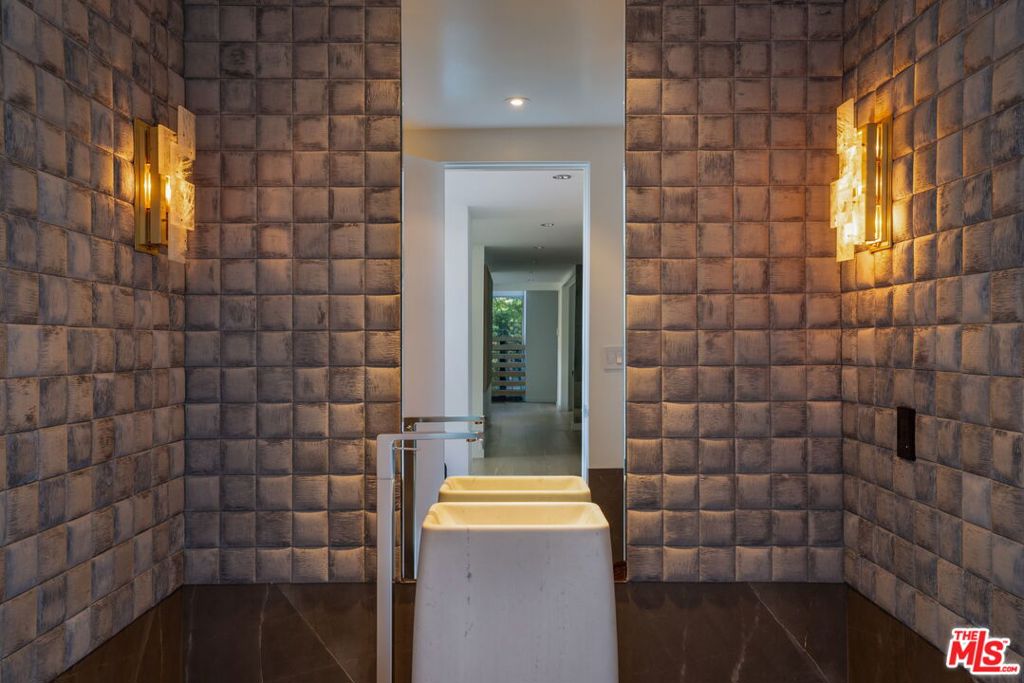 MLS #26986143 image #21