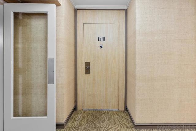 1820 Avenida Del Mundo, Coronado CA: https://media.crmls.org/mediaz/54331744-8626-4692-8353-f29ce6a67396.jpg