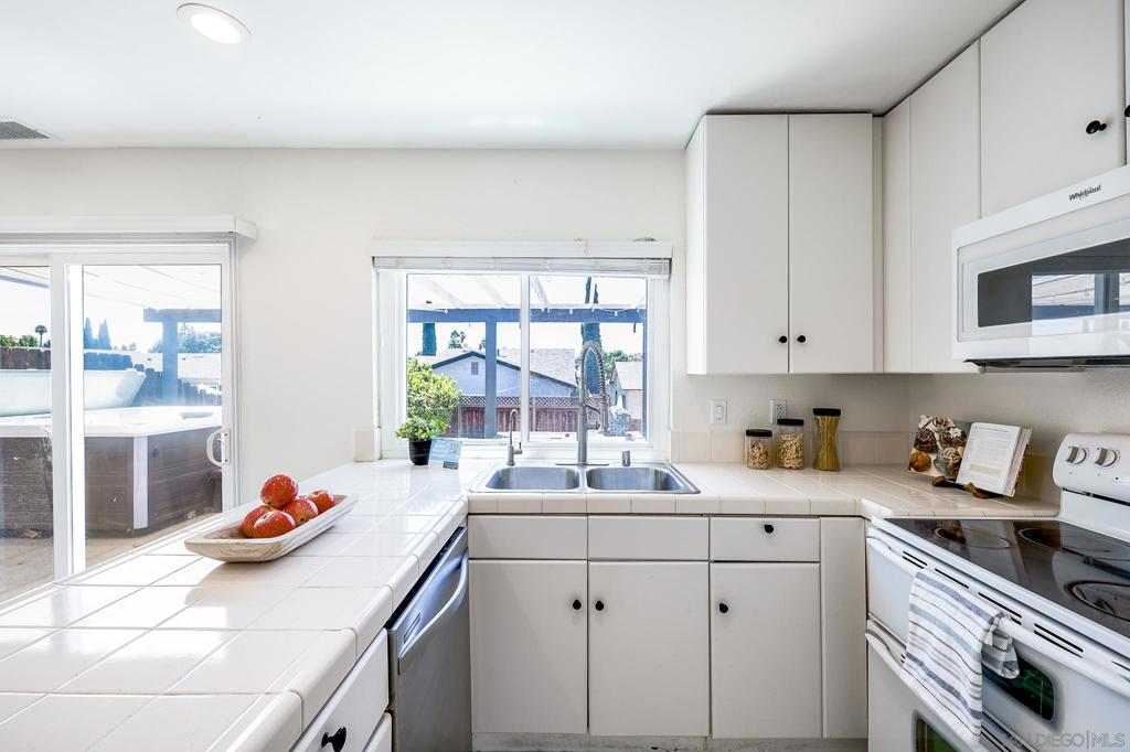 8933 Libra Dr - photo 18