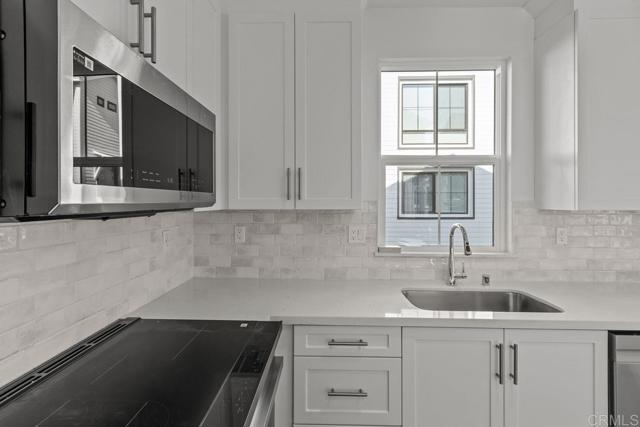 Detail Gallery Image 2 of 43 For 2541 Delphinium Ln, Carlsbad,  CA 92008 - 3 Beds | 2/2 Baths