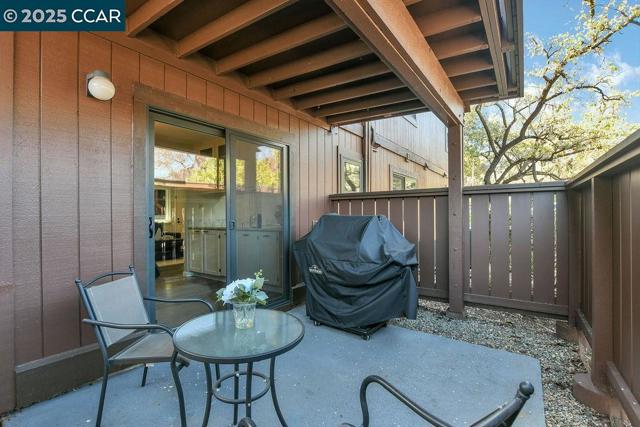 896 Camelback Place, Pleasant Hill CA: https://media.crmls.org/mediaz/5434694d-947c-4f6d-8c2c-47e32663425a.jpg