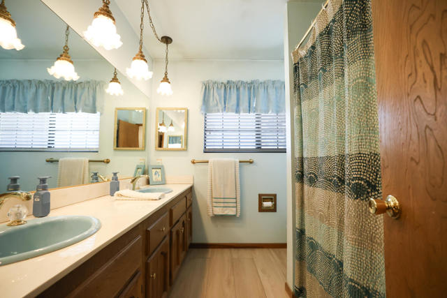 108 Palomino Drive, Big Bear CA: https://media.crmls.org/mediaz/54349f9f-2312-4002-8360-7dceaa238e03.jpg