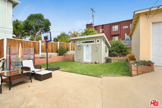 703 Avenue D, Redondo Beach, California 90277, 3 Bedrooms Bedrooms, ,1 BathroomBathrooms,Residential,Sold,Avenue D,21767438