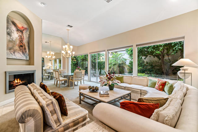 75063 Spyglass Drive, Indian Wells CA: https://media.crmls.org/mediaz/54354a03-215d-419f-9ada-ff70d161757b.jpg