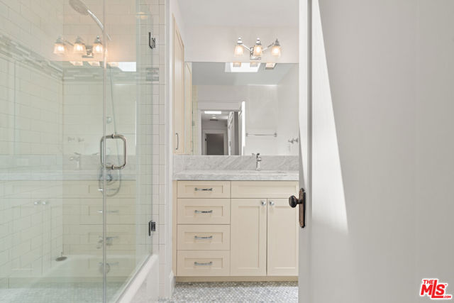 2347 Parnell Avenue, Los Angeles CA: https://media.crmls.org/mediaz/5435f2a2-f7e5-43bd-b10d-46f68ca50c9f.jpg
