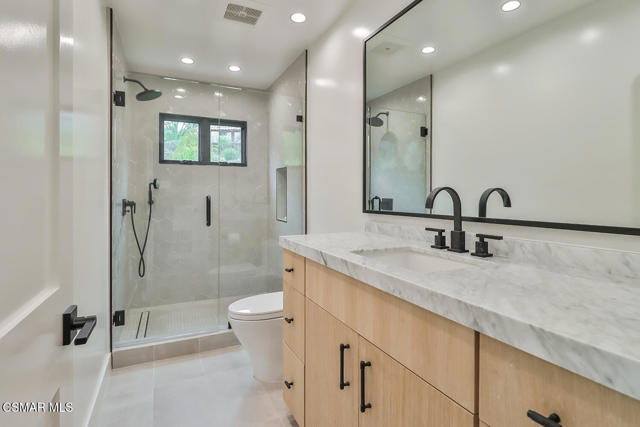 31754 Foxfield Drive, Westlake Village CA: https://media.crmls.org/mediaz/54361380-eb11-4eb5-83d4-4a081f4ddeca.jpg