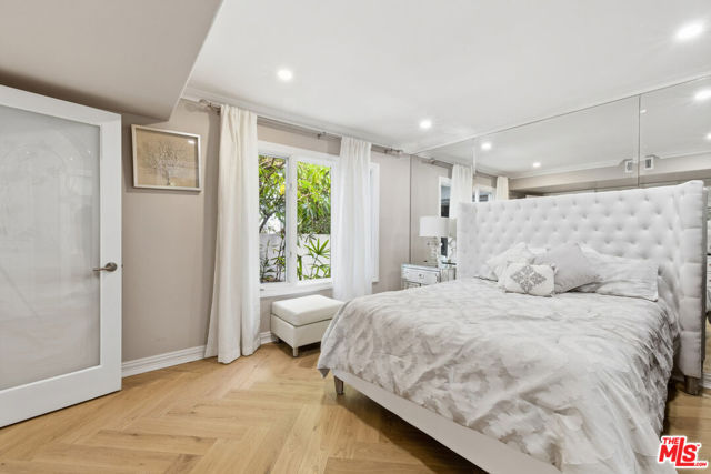 24366 La Masina Court, Calabasas CA: https://media.crmls.org/mediaz/54367e33-8c38-4bc5-a075-9a83d953011f.jpg