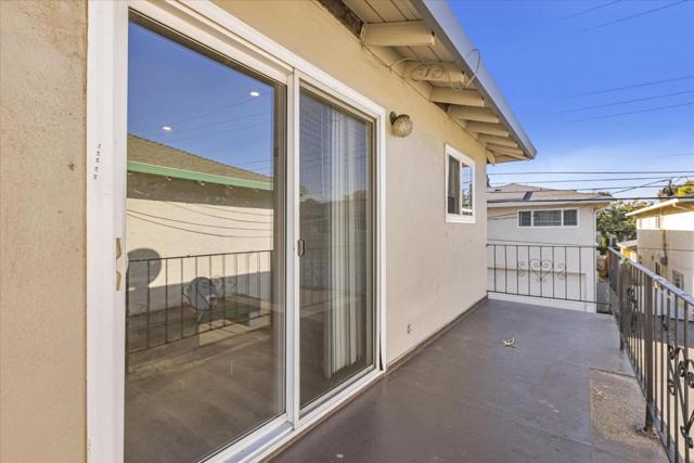 477 Greendale Way, San Jose CA: https://media.crmls.org/mediaz/5436b995-6743-4c01-a0c0-1fdfbf47535e.jpg