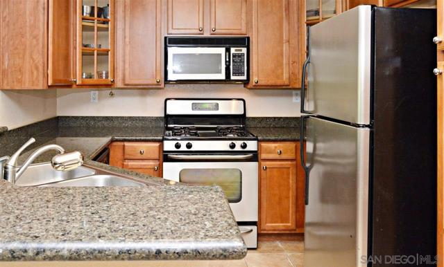 12655 Camino Mira Del Mar, San Diego CA: https://media.crmls.org/mediaz/5436e1cd-ee4f-4fe8-9625-2d554f71722b.jpg
