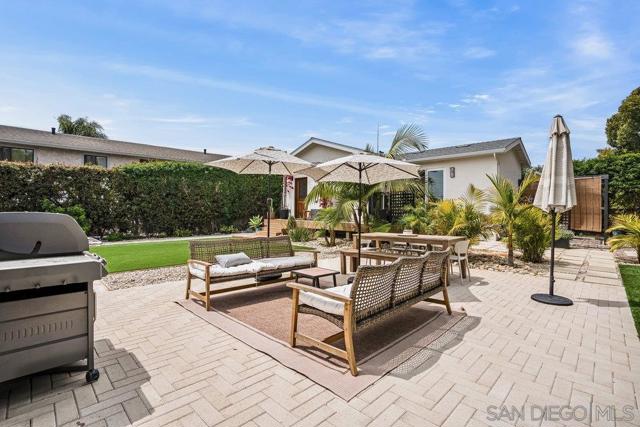 990 92 Laguna Dr, Carlsbad CA: https://media.crmls.org/mediaz/54370cab-26d3-4c06-b244-c514f4d9f0fc.jpg