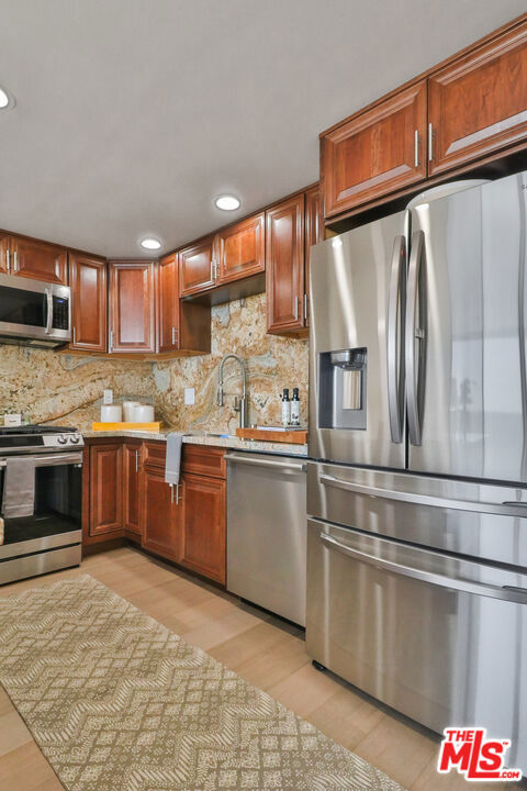 17368 West Sunset Boulevard, 404 photo 7