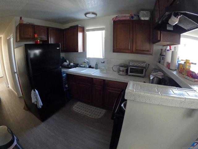 637 10th, Imperial Beach CA: https://media.crmls.org/mediaz/54377b6b-78e0-48a7-a964-36264b496a92.jpg