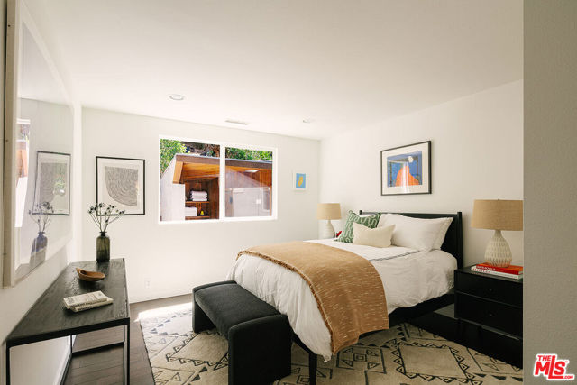 1942 Lake Shore Avenue, Los Angeles CA: https://media.crmls.org/mediaz/5437ec9f-1769-462b-8f84-a739bef596d8.jpg