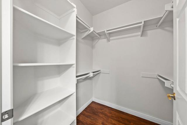2707 Lake Pointe DR, Spring Valley CA: https://media.crmls.org/mediaz/5438ab57-5ae3-48a6-a7b4-928e63eae717.jpg