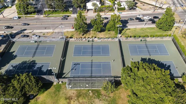 3411 Mclaughlin Avenue, Los Angeles CA: https://media.crmls.org/mediaz/5438e49f-06bd-473f-8fa3-40322783f25b.jpg
